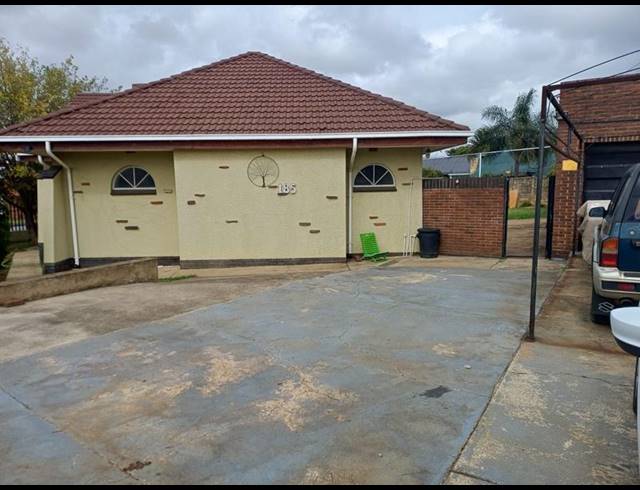 3 BEDROOM HOUSE FOR SALE IN PRIMROSE